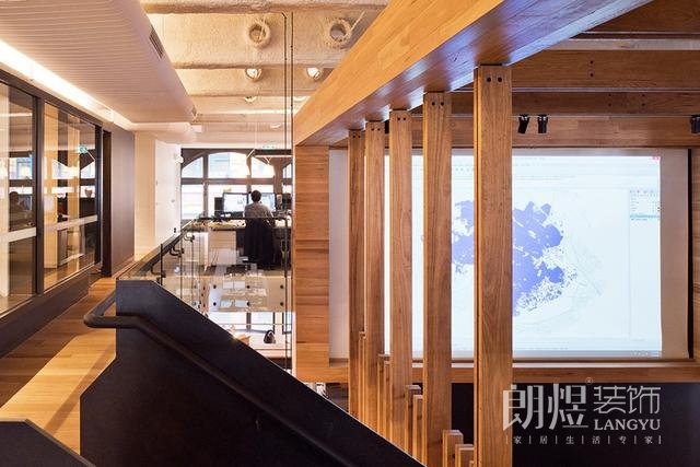 原木風(fēng)格辦公室裝修效果圖