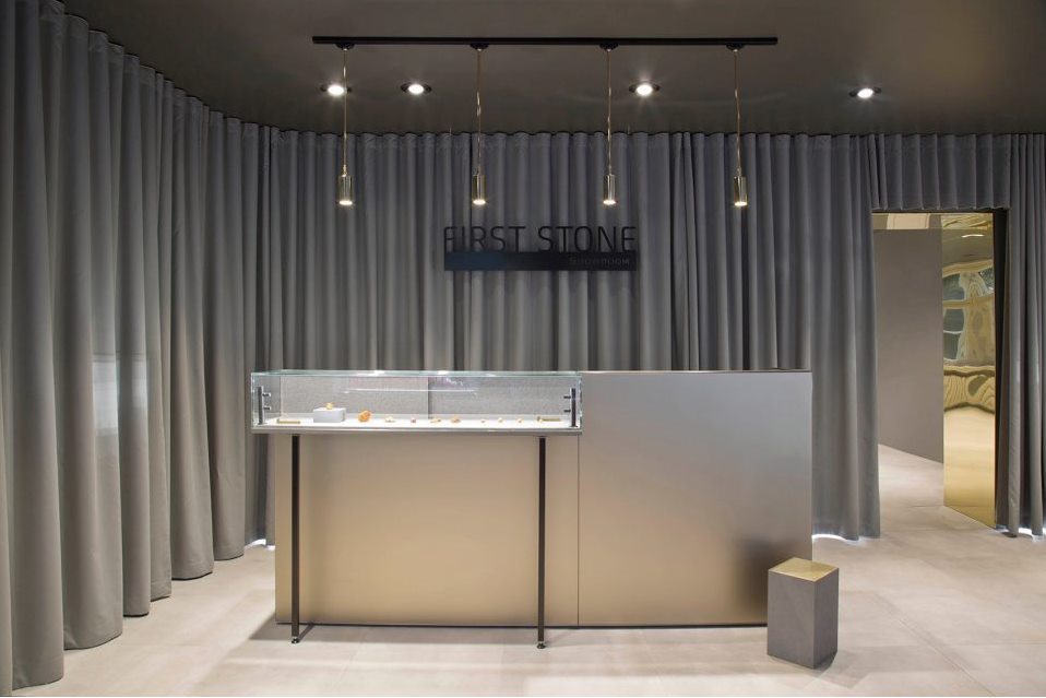 現(xiàn)代輕奢珠寶店展柜設(shè)計(jì)效果圖