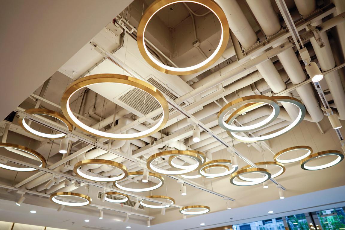 國(guó)外商場(chǎng)面包店吊頂設(shè)計(jì)效果圖