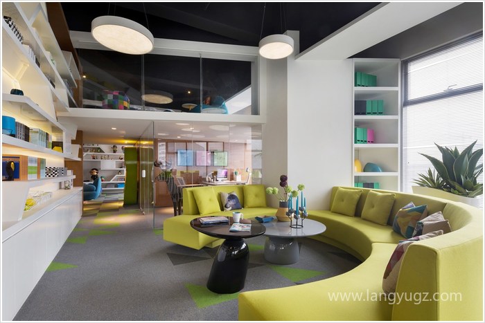 員工溝通休息區(qū)圖片