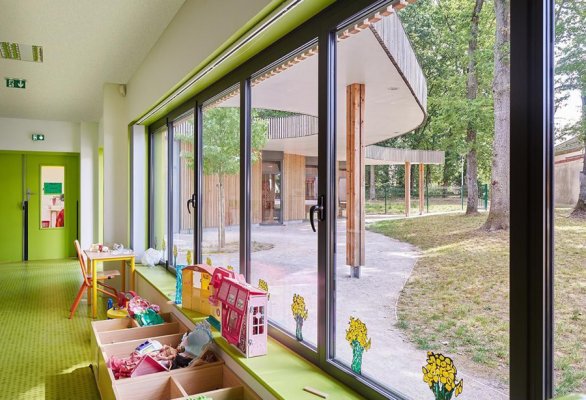 幼兒園裝修完滿5個(gè)月了能上學(xué)嗎？